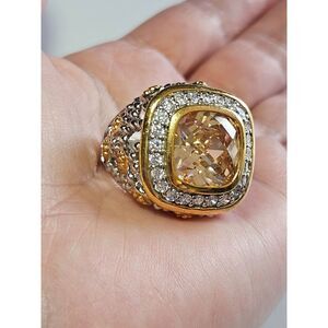 *Sale* Gold & silver tone champagne colored rhinestone ring Size 7